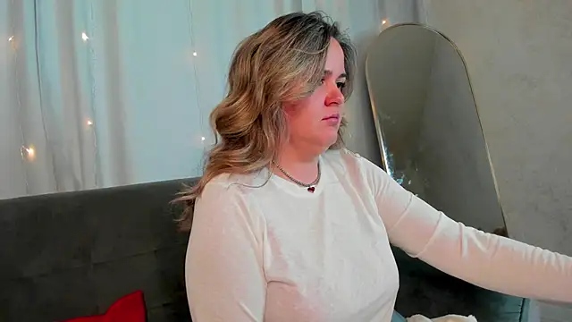 LilyBel online show from 05-19-26, 01:10