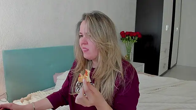 LilyBel online show from 05-12-26, 01:02