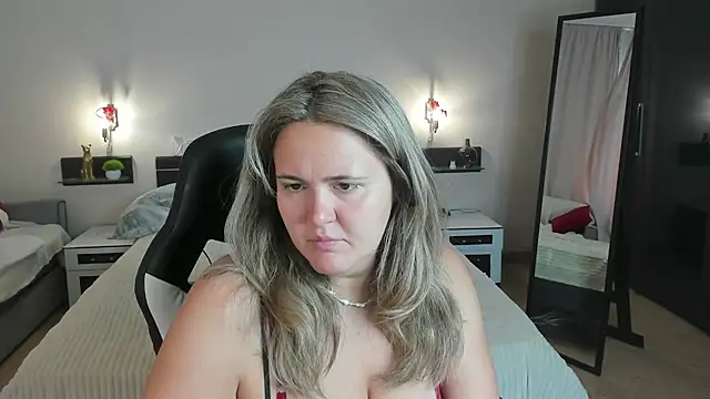 Snapshot of LilyBel chatting on 07-15-26, 01:01 LilyBel online show from 07-15-26, 01:01