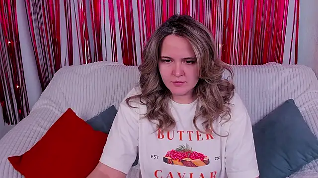 Snapshot of LilyBel chatting on 02-16-26, 05:28 LilyBel online show from 02-16-26, 05:28