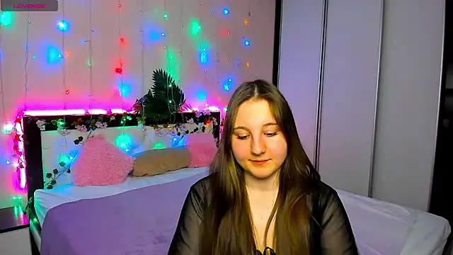 EvaxCharm online show from 02-12-26, 09:31