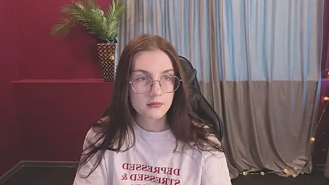 Snapshot of VixenLight chatting on 02-17-26, 01:47 VixenLight online show from 02-17-26, 01:47