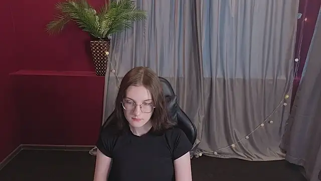 Snapshot of VixenLight chatting on 02-09-26, 02:09 VixenLight online show from 02-09-26, 02:09