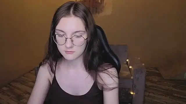 Snapshot of VixenLight chatting on 02-13-26, 09:31 VixenLight online show from 02-13-26, 09:31