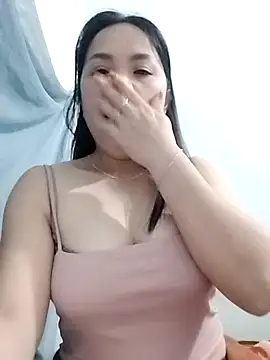 Snapshot of Liora-123 chatting on 02-18-26, 03:52 Liora-123 online show from 02-18-26, 03:52