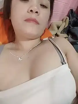 Snapshot of Liora-123 chatting on 02-07-26, 04:53 Liora-123 online show from 02-07-26, 04:53