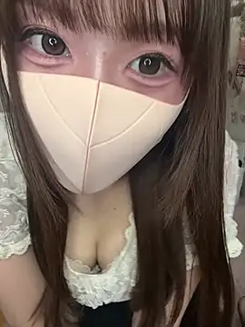 Snapshot of momo_mm chatting on 06-22-26, 01:33 momo mm online show from 06-22-26, 01:33