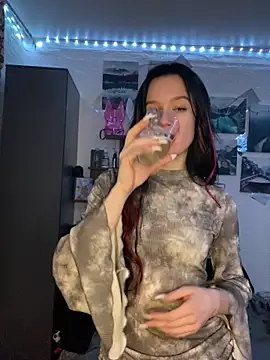 Carolina G0lden online show from 04-14-26, 09:42