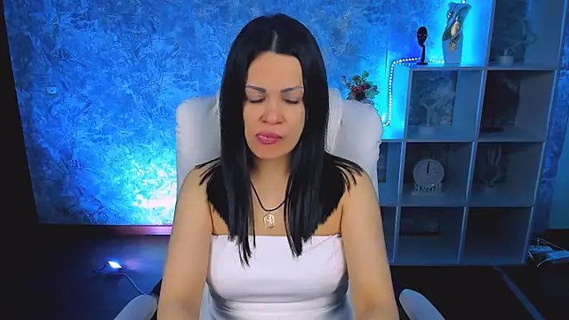 karolina robinson online show from 04-22-26, 11:39