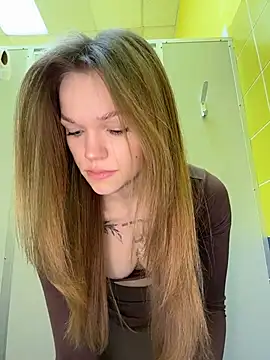 Snapshot of StreetSquirt chatting on 04-18-26, 06:49 StreetSquirt online show from 04-18-26, 06:49