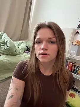 Snapshot of StreetSquirt chatting on 06-01-26, 03:44 StreetSquirt online show from 06-01-26, 03:44