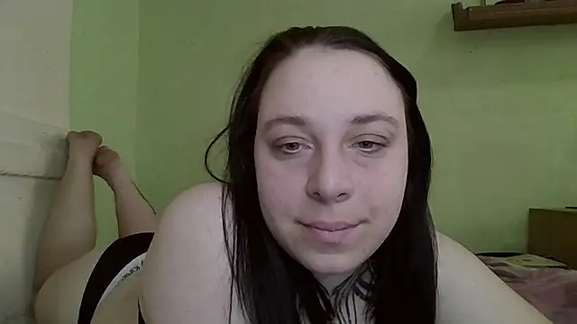 Snapshot of MillaSourety chatting on 02-14-26, 12:27 MillaSourety online show from 02-14-26, 12:27