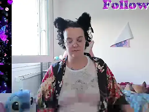lunatigre4 online show from 05-12-26, 06:36