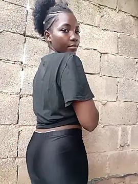 Snapshot of Bald_gee chatting on 02-17-26, 06:33 Bald gee online show from 02-17-26, 06:33