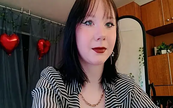 Snapshot of marty_bree chatting on 03-25-26, 01:10 marty bree online show from 03-25-26, 01:10