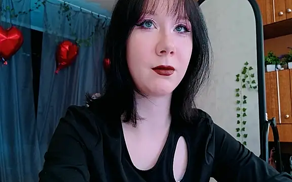 Snapshot of marty_bree chatting on 03-27-26, 12:06 marty bree online show from 03-27-26, 12:06