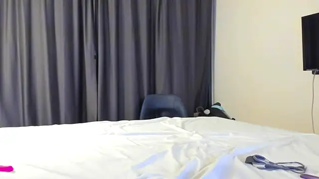 Lesyalisss online show from 04-05-26, 11:22