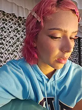 Kitty San xXx online show from 04-17-26, 10:12