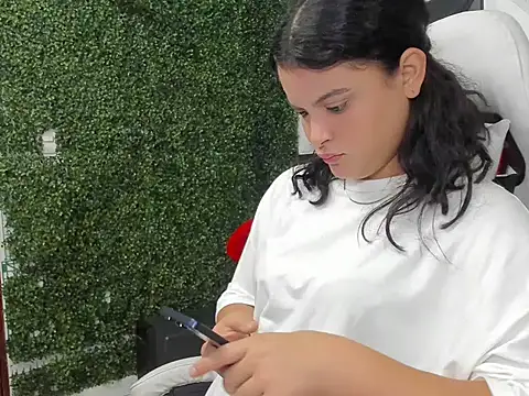 Andrea girlx online show from 02-17-26, 01:52