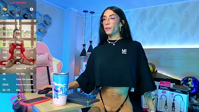 kylliefox  online show from 10-06-25, 01:34