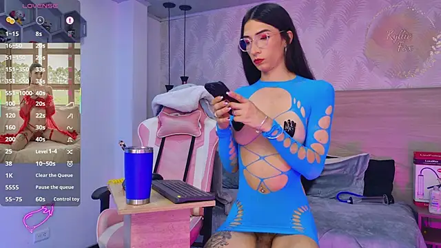 kylliefox  online show from 04-02-26, 01:40