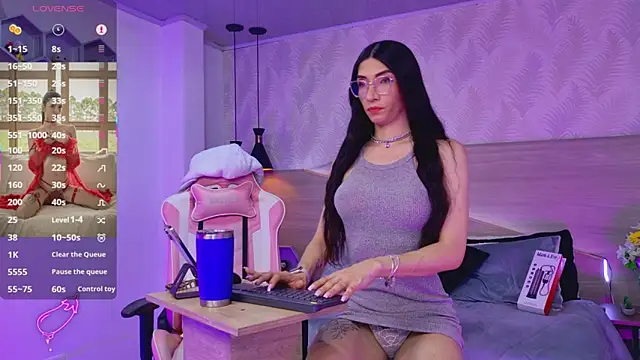 kylliefox  online show from 05-20-26, 01:30