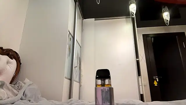 Snapshot of KatheyMichelfelder chatting on 02-10-26, 03:33 KatheyMichelfelder online show from 02-10-26, 03:33