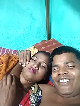 Snapshot of Your_deshibhabi25years chatting on 04-21-26, 11:17 Your deshibhabi25years online show from 04-21-26, 11:17