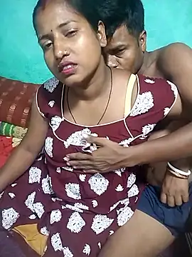 Snapshot of Your_deshibhabi25years chatting on 05-24-26, 05:29 Your deshibhabi25years online show from 05-24-26, 05:29