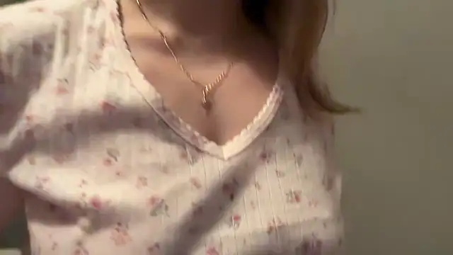 Snapshot of ShyFlameLive chatting on 02-10-26, 01:04 ShyFlameLive online show from 02-10-26, 01:04