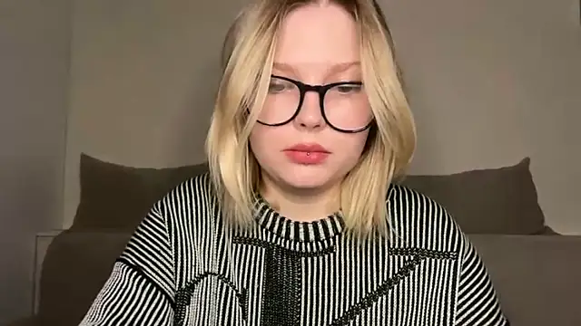 Ophelia Ritz online show from 03-25-26, 11:25