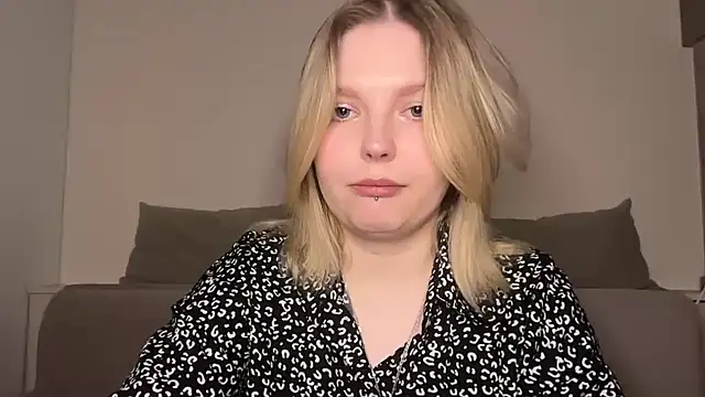 Ophelia Ritz online show from 04-06-26, 11:17