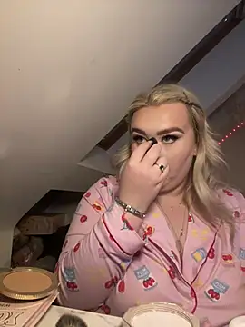 Snapshot of TwoWayT_xx chatting on 03-01-26, 04:18 TwoWayT xx online show from 03-01-26, 04:18