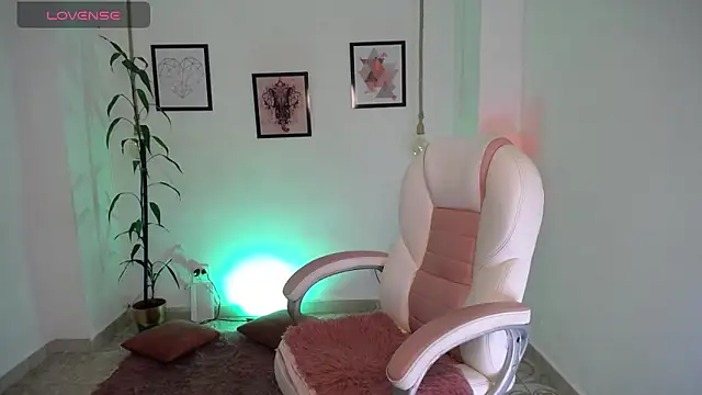 adhara 11 online show from 03-12-26, 11:09