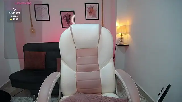 adhara 11 online show from 02-13-26, 10:32