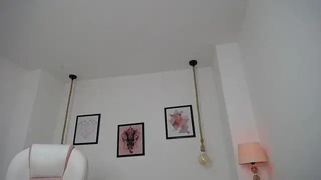 adhara 11 online show from 04-17-26, 11:40