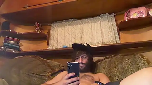 Snapshot of TrndSettr chatting on 07-14-26, 01:38 TrndSettr online show from 07-14-26, 01:38