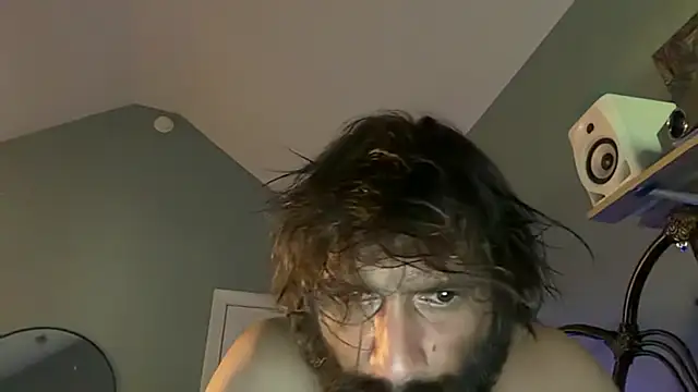Snapshot of TrndSettr chatting on 07-03-26, 11:28 TrndSettr online show from 07-03-26, 11:28