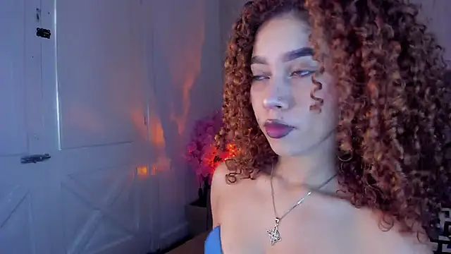 Snapshot of Sienna_brunette chatting on 05-14-26, 12:02 Sienna brunette online show from 05-14-26, 12:02
