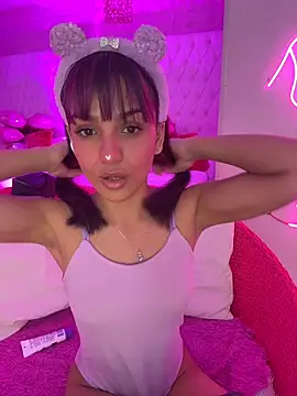 Snapshot of Kitty_madness chatting on 02-26-26, 08:31 Kitty madness online show from 02-26-26, 08:31