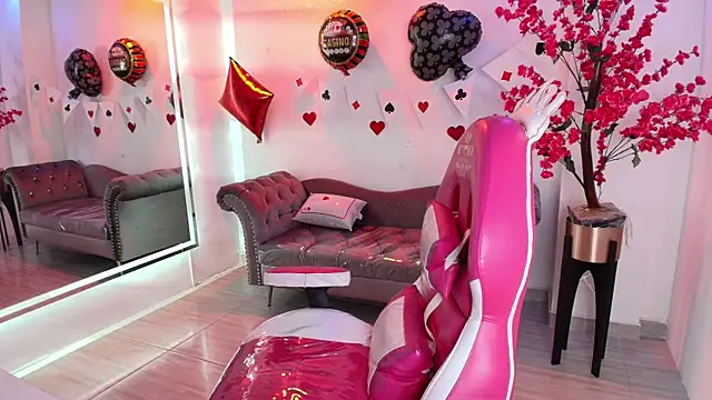 Snapshot of Zoe_18T chatting on 02-17-26, 07:33 Zoe 18T online show from 02-17-26, 07:33