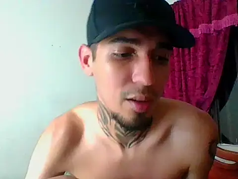 Snapshot of Stiward_newman chatting on 03-12-26, 03:45 Stiward newman online show from 03-12-26, 03:45