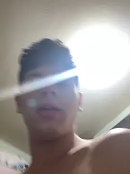 Snapshot of Andy12912 chatting on 02-08-26, 04:26 Andy12912 online show from 02-08-26, 04:26