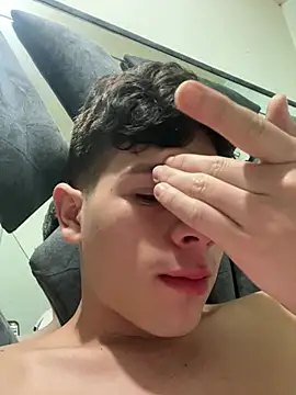 Snapshot of Andy12912 chatting on 02-01-26, 06:39 Andy12912 online show from 02-01-26, 06:39