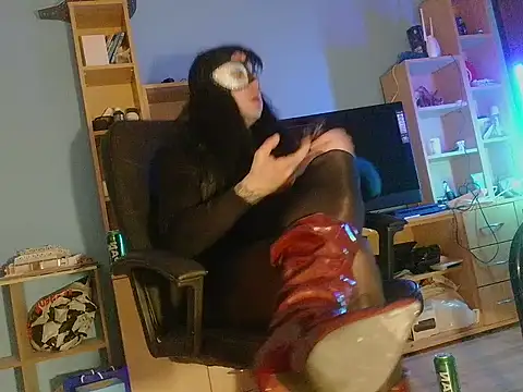 Snapshot of NylonSlave32 chatting on 02-03-26, 04:32 NylonSlave32 online show from 02-03-26, 04:32