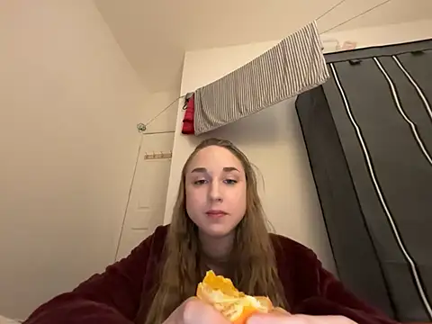 Snapshot of Wantlt chatting on 02-24-26, 07:04 Wantlt online show from 02-24-26, 07:04