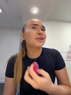 MonicaWestt online show from 04-19-26, 06:36