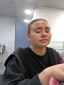 Snapshot of MonicaWestt chatting on 02-13-26, 07:08 MonicaWestt online show from 02-13-26, 07:08