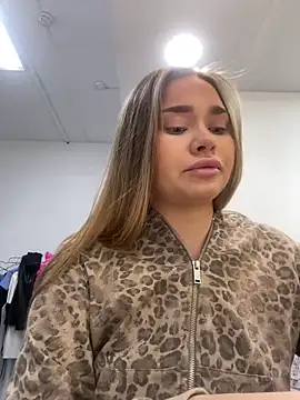 Snapshot of MonicaWestt chatting on 02-27-26, 06:24 MonicaWestt online show from 02-27-26, 06:24