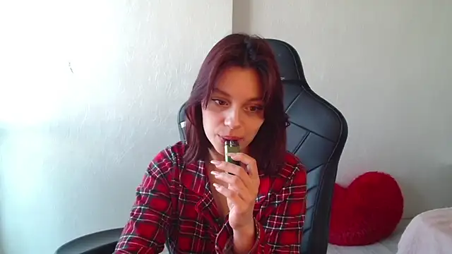 Eva Avea online show from 03-18-26, 07:44